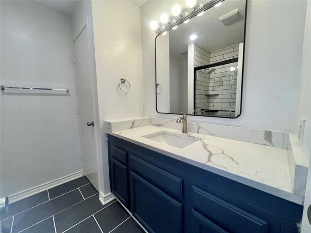 112 Brookside Drive, Duncanville, TX 75137