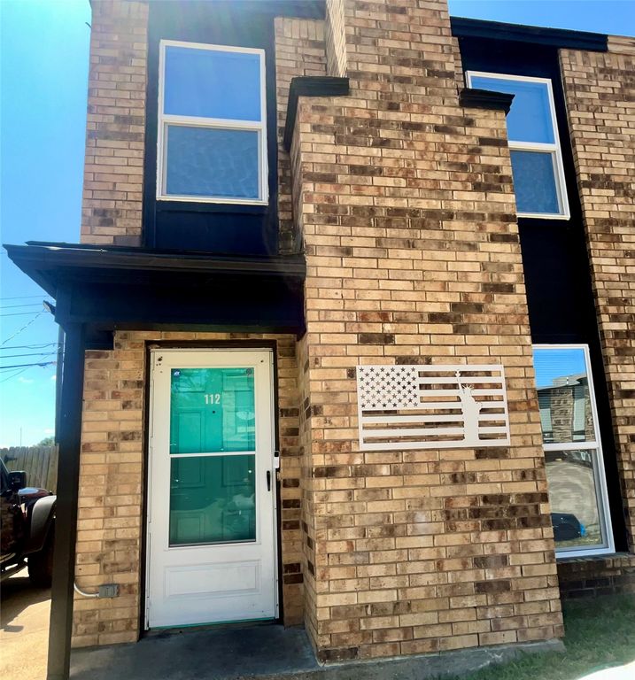 112 Brookside Drive, Duncanville, TX 75137