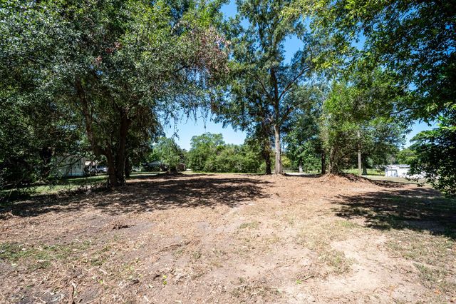 280 State Highway 150, Coldspring, TX 77331