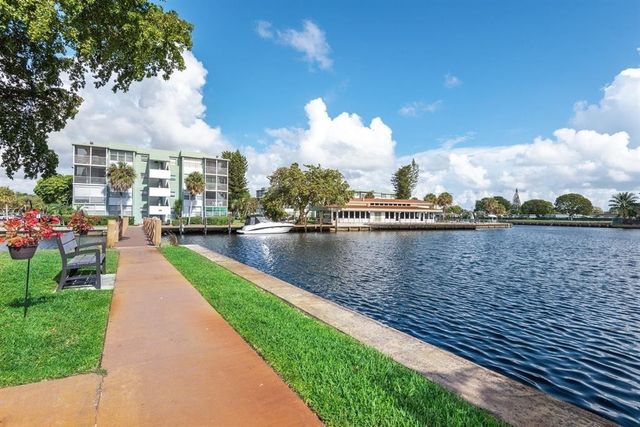 2731 TAFT Street 201, Hollywood, FL 33020