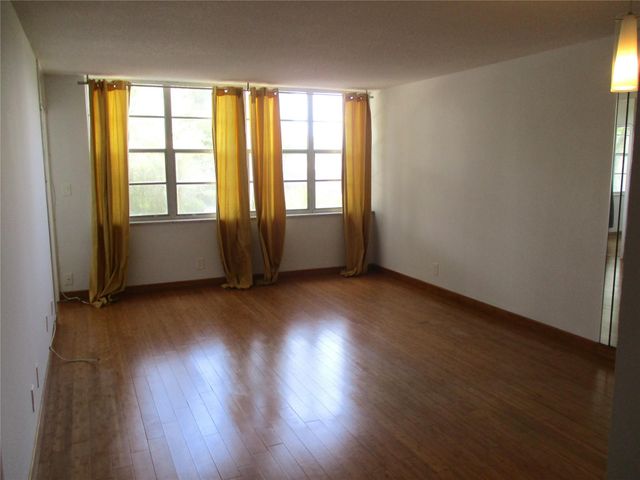 2731 TAFT Street 201, Hollywood, FL 33020