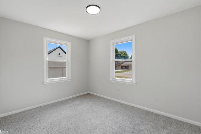 595 1st Street, Oxford, MI 48371