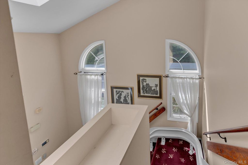 11 Lakebridge Drive S, Kings Park, NY 11754 — photo 2