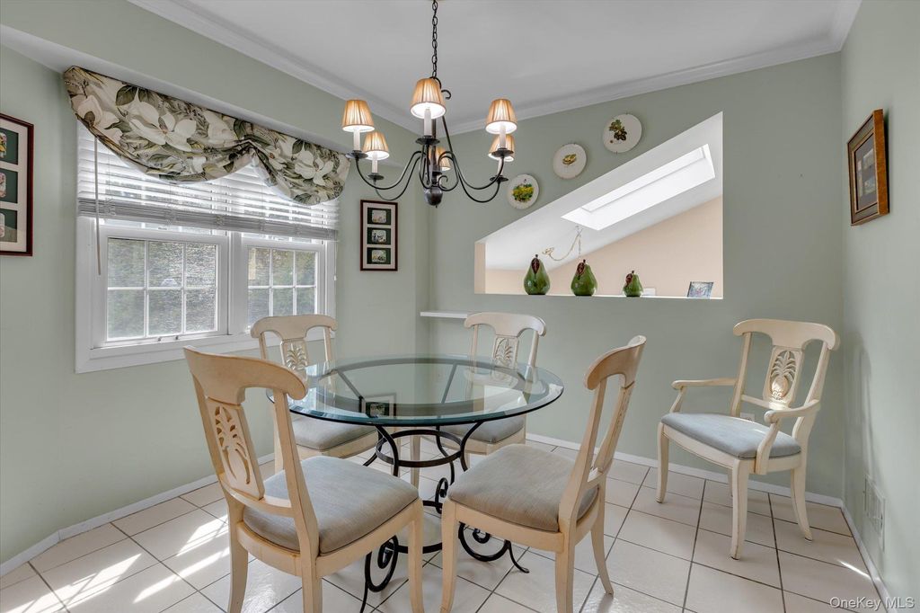 11 Lakebridge Drive S, Kings Park, NY 11754 — photo 3