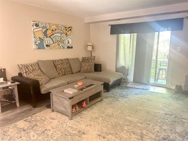 18 Cedar Court 18, Selden, NY 11784