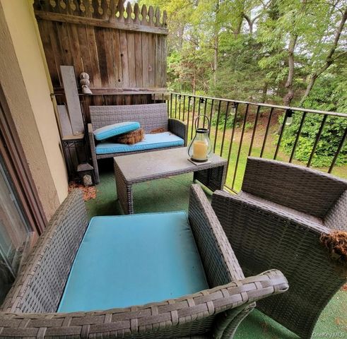 18 Cedar Court 18, Selden, NY 11784