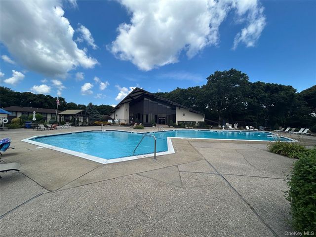 18 Cedar Court 18, Selden, NY 11784
