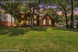 3261 Windwood Road, West Bloomfield, MI 48324