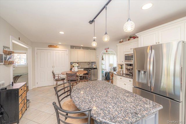 188 Geneva Street, Bay Shore, NY 11706