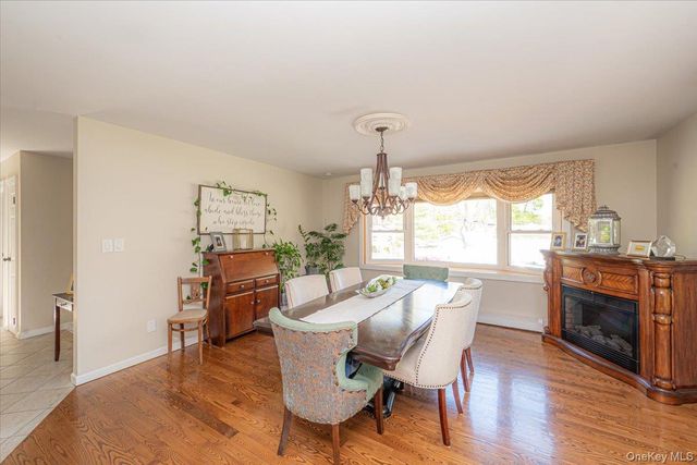 188 Geneva Street, Bay Shore, NY 11706