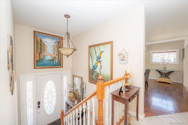 188 Geneva Street, Bay Shore, NY 11706