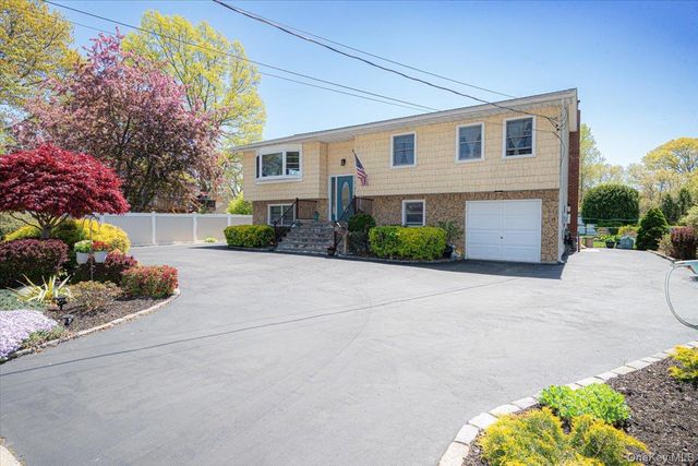 188 Geneva Street, Bay Shore, NY 11706