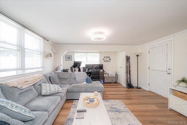 188 Geneva Street, Bay Shore, NY 11706