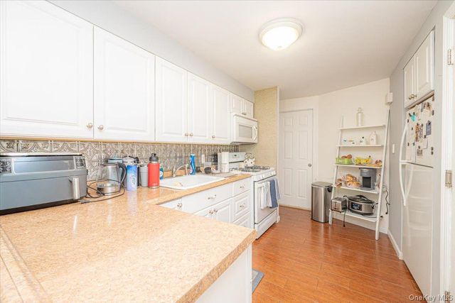 188 Geneva Street, Bay Shore, NY 11706