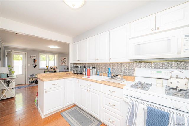 188 Geneva Street, Bay Shore, NY 11706