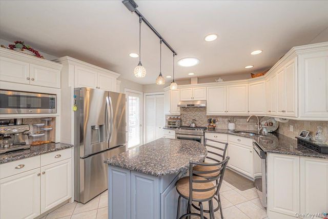 188 Geneva Street, Bay Shore, NY 11706