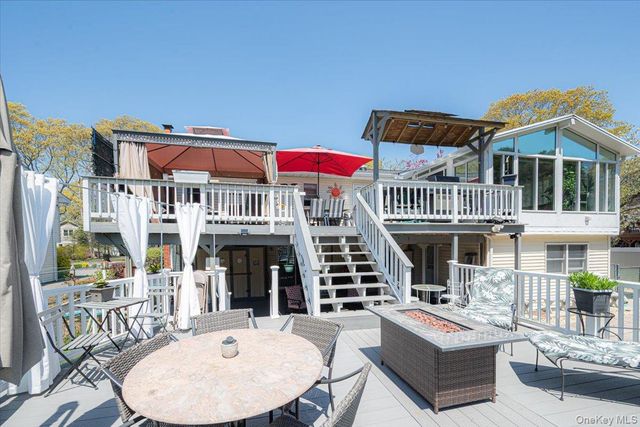 188 Geneva Street, Bay Shore, NY 11706