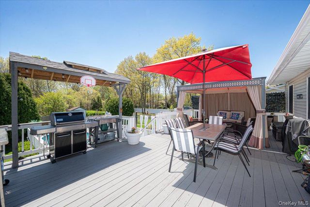 188 Geneva Street, Bay Shore, NY 11706