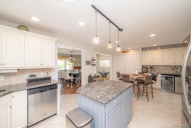188 Geneva Street, Bay Shore, NY 11706