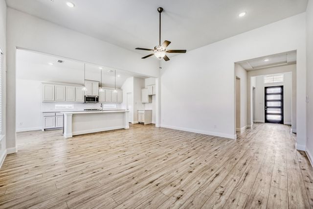 4047 Bedford Drive, Crandall, TX 75114
