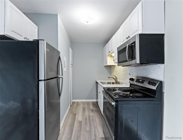 801 Plate Street 201, Rochester, MI 48307