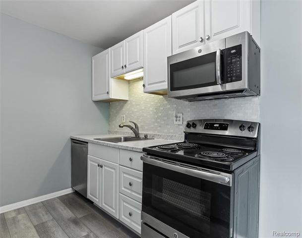 801 Plate Street 201, Rochester, MI 48307