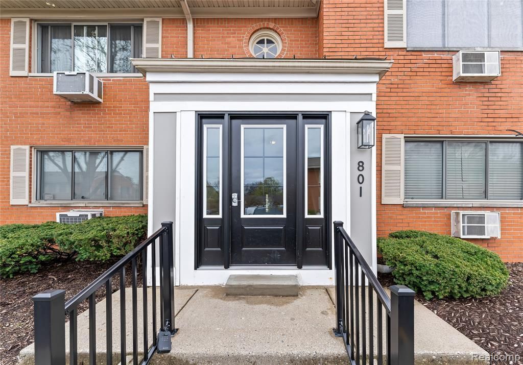 801 Plate Street 201, Rochester, MI 48307