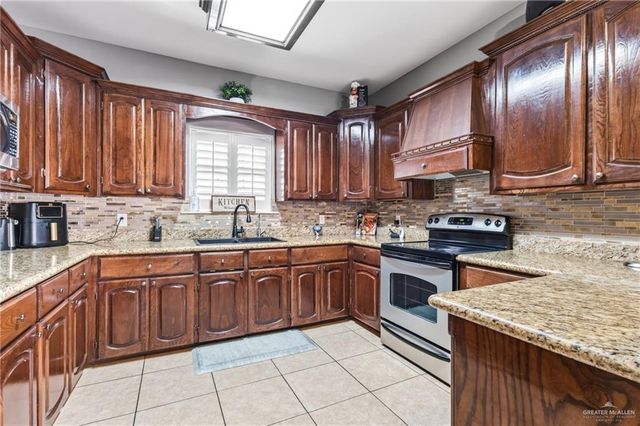 22602 Rio Rancho Road, Harlingen, TX 78552