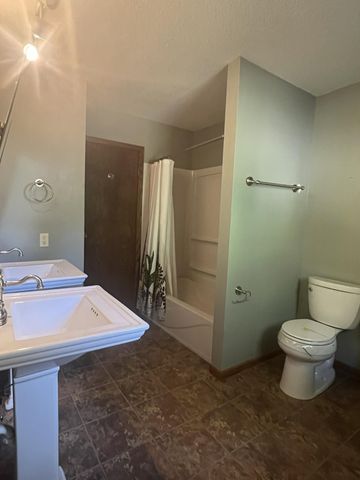 703 Northern Hills Drive NE, Rochester, MN 55906