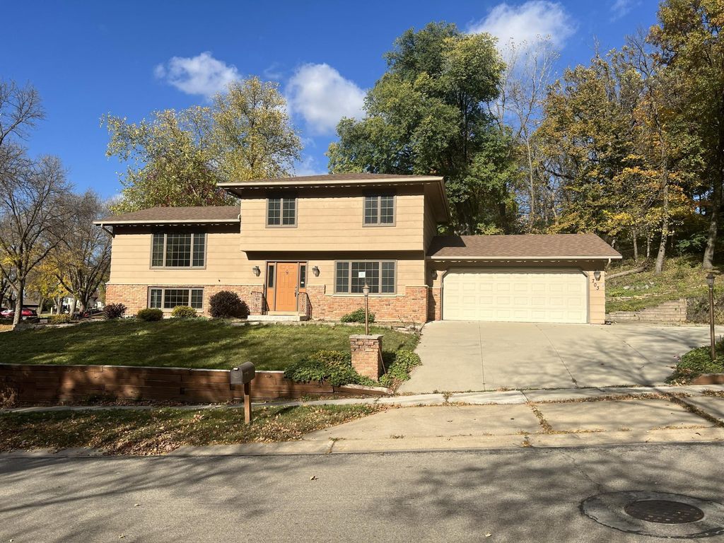 703 Northern Hills Drive NE, Rochester, MN 55906