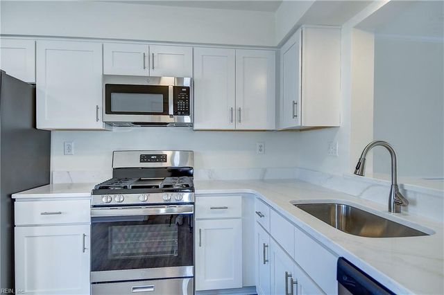 1624 Sword Dancer DR, Virginia Beach, VA 23454