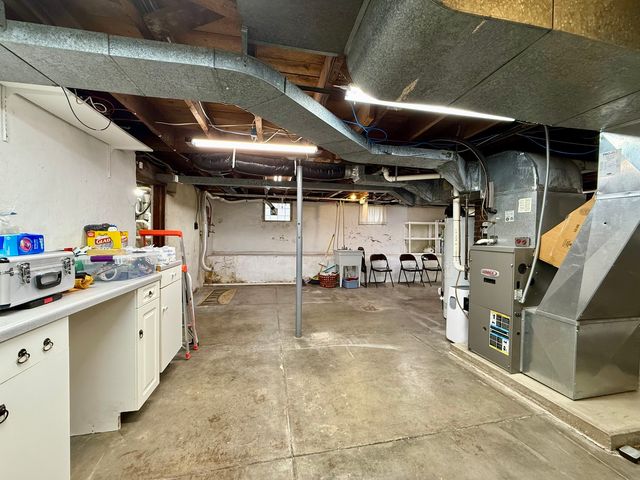 421 N Grant Street, Clinton, IL 61727