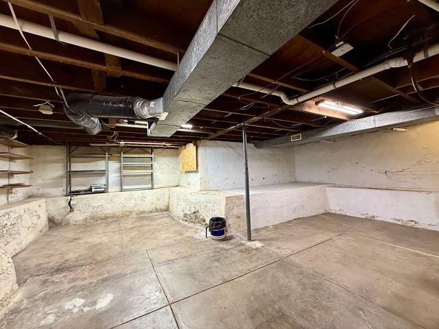 421 N Grant Street, Clinton, IL 61727