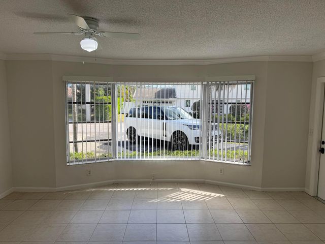 6575 NE 7th Avenue, Boca Raton, FL 33487