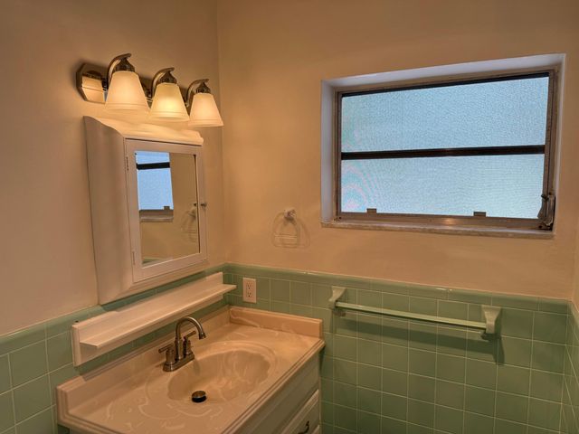 6575 NE 7th Avenue, Boca Raton, FL 33487