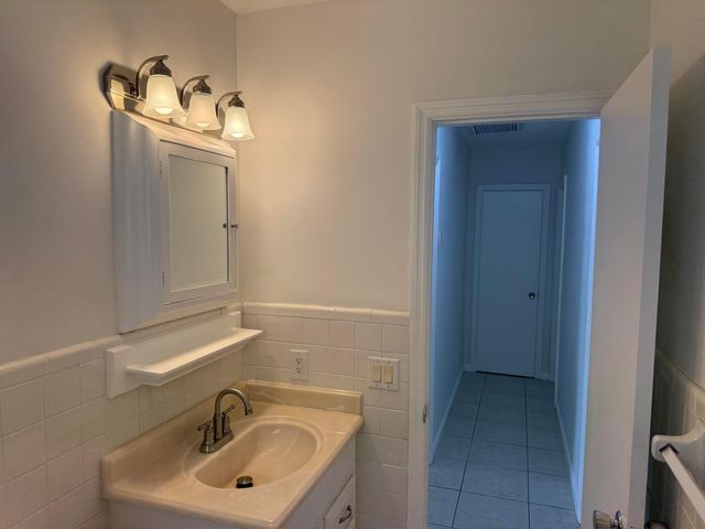 6575 NE 7th Avenue, Boca Raton, FL 33487