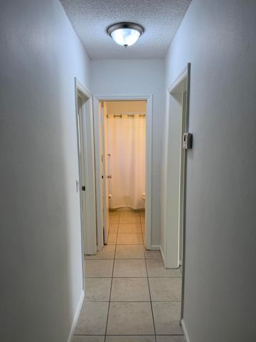 6575 NE 7th Avenue, Boca Raton, FL 33487