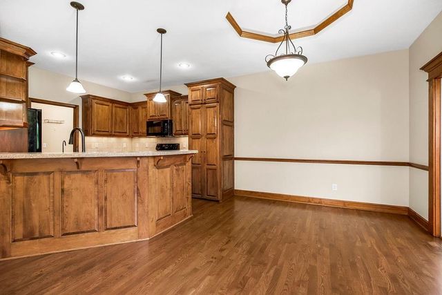 2004 NE 197th Court, Smithville, MO 64089