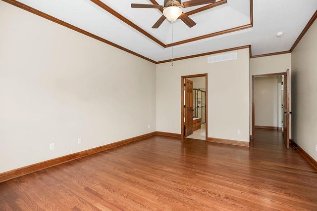 2004 NE 197th Court, Smithville, MO 64089
