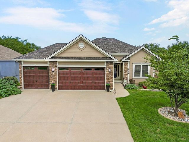 2004 NE 197th Court, Smithville, MO 64089