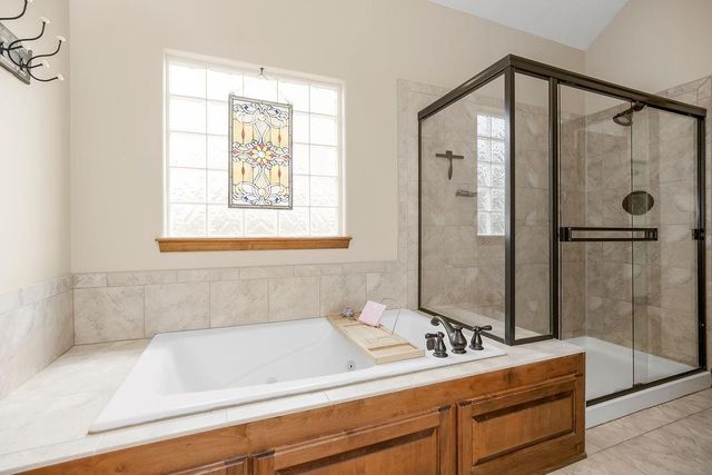 2004 NE 197th Court, Smithville, MO 64089