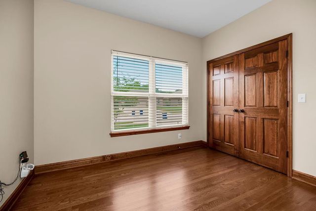 2004 NE 197th Court, Smithville, MO 64089