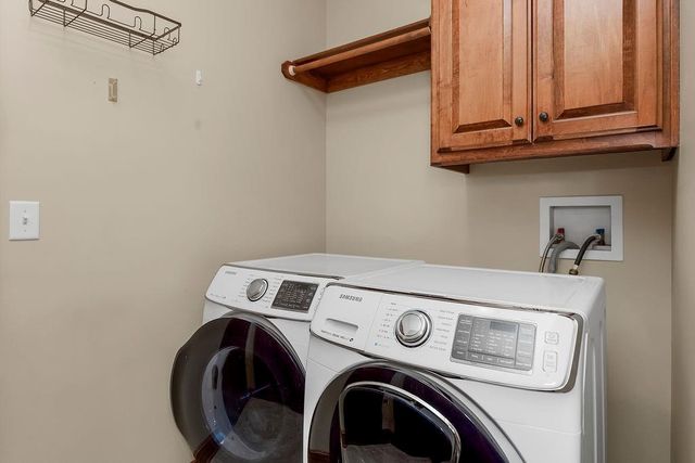 2004 NE 197th Court, Smithville, MO 64089