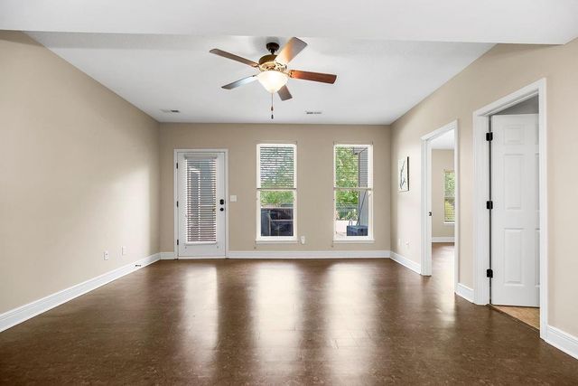 2004 NE 197th Court, Smithville, MO 64089