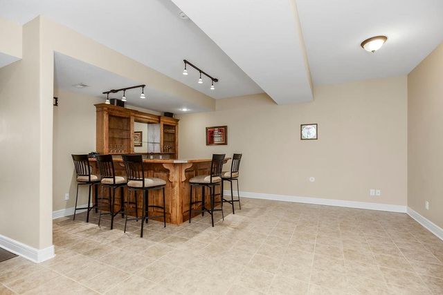 2004 NE 197th Court, Smithville, MO 64089