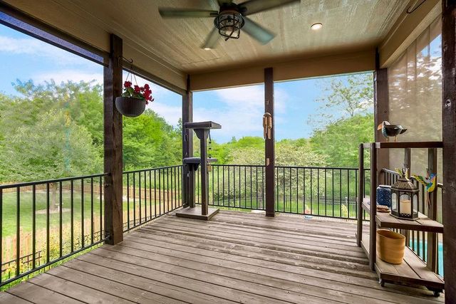 2004 NE 197th Court, Smithville, MO 64089