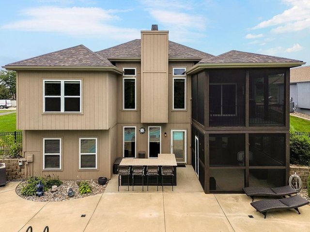 2004 NE 197th Court, Smithville, MO 64089