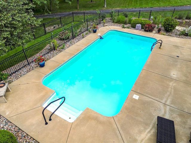 2004 NE 197th Court, Smithville, MO 64089