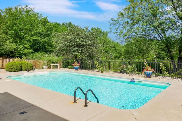 2004 NE 197th Court, Smithville, MO 64089