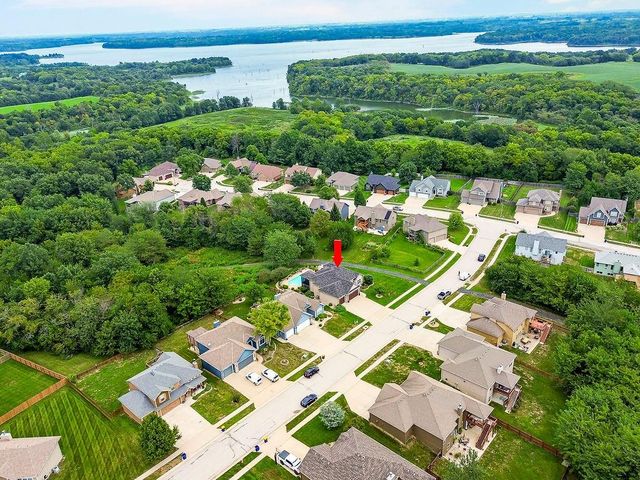 2004 NE 197th Court, Smithville, MO 64089